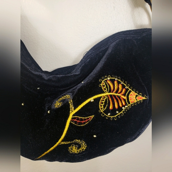 SO Ladies Black Velvet Hand/ Shoulder Purse Embroidered With Roses - Picture 2 of 16